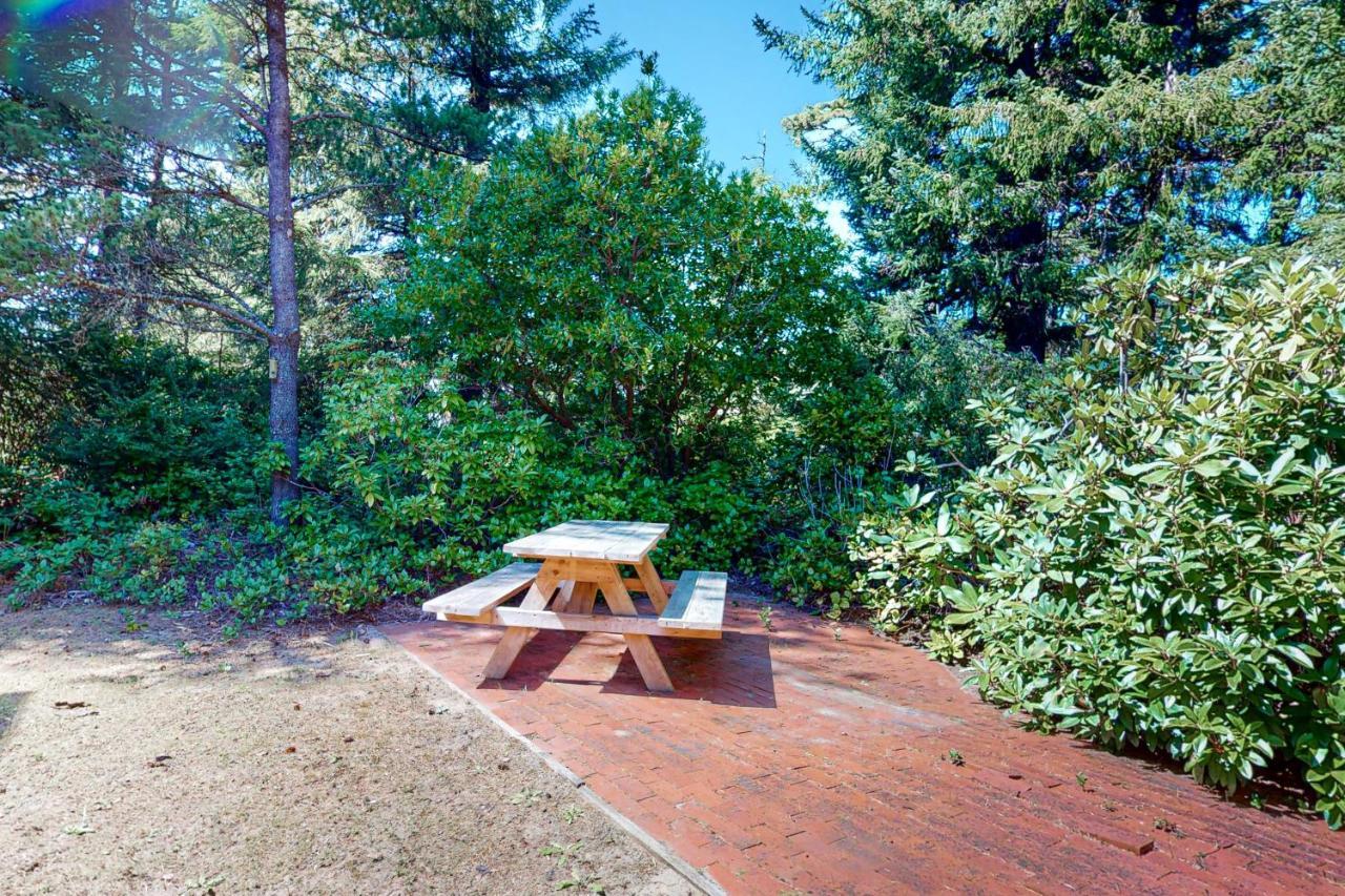 Castaway Cabin Manzanita Exterior photo